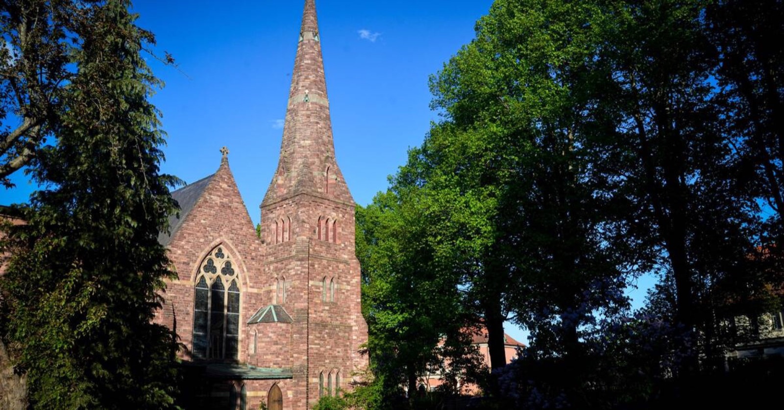 Engelska kyrkan, Diplomatstaden